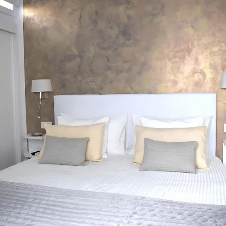 Apartment La Palmera: Beachfront With Pool View *