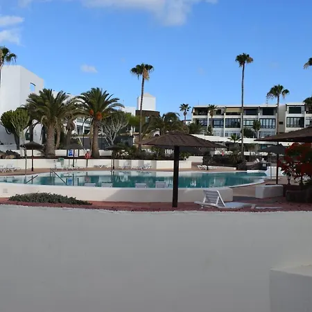 La Palmera: Beachfront With Pool View Apartment Costa Teguise